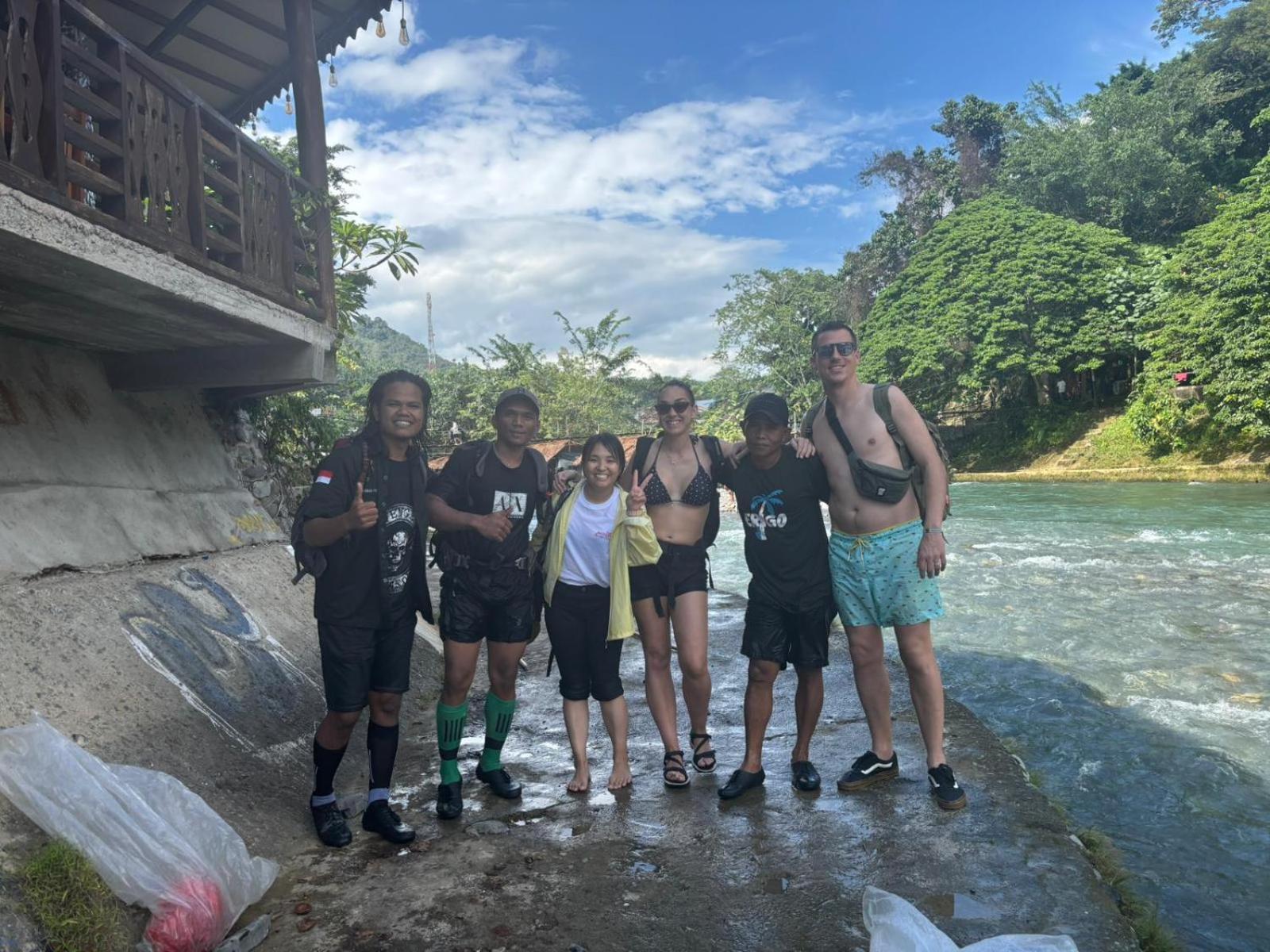 Sama Sama Homestay & Trekking Only Stay Here Book Trekking And Transport With Us Bukit Lawang Exterior photo