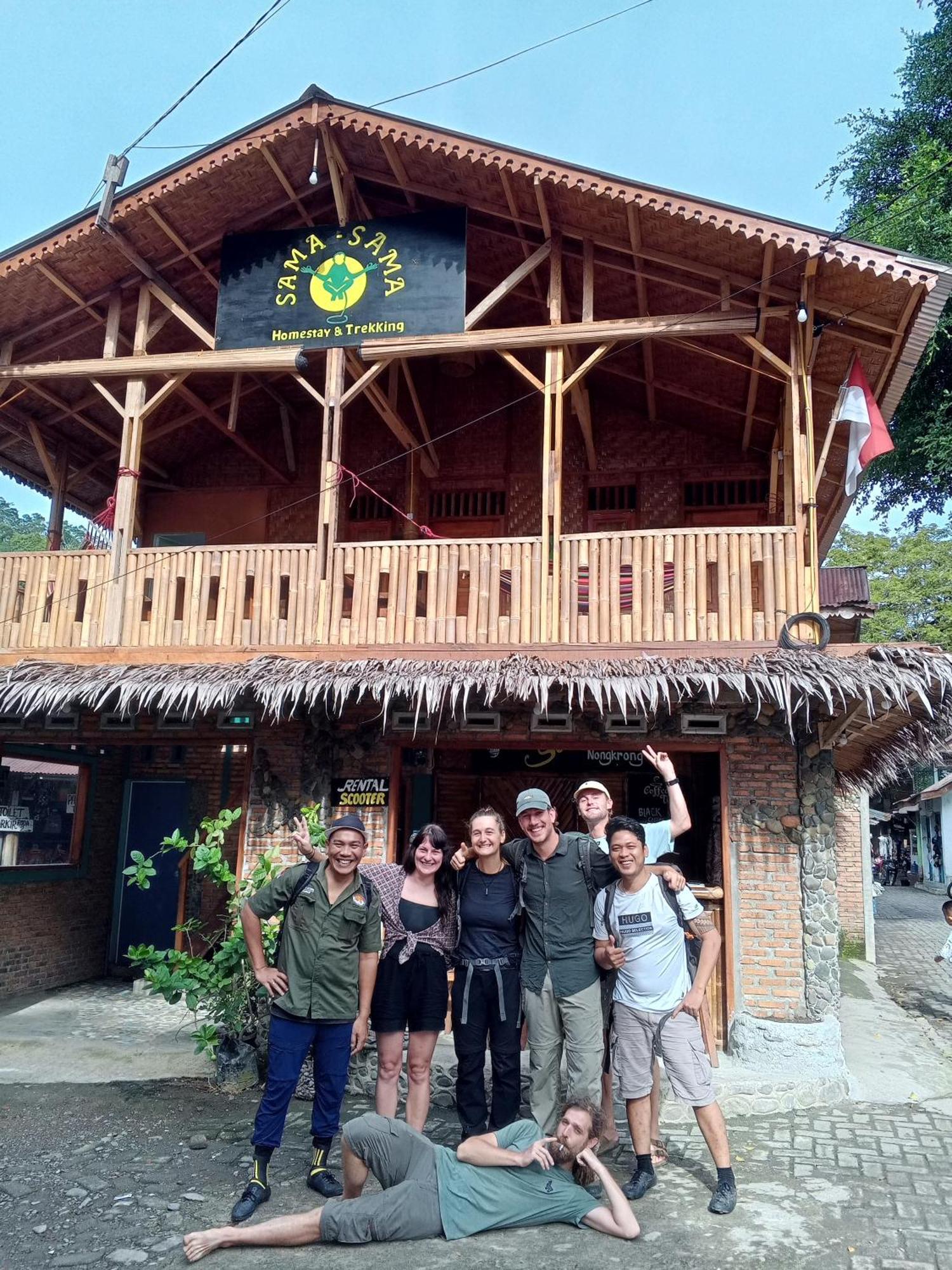 Sama Sama Homestay & Trekking Only Stay Here Book Trekking And Transport With Us Bukit Lawang Exterior photo