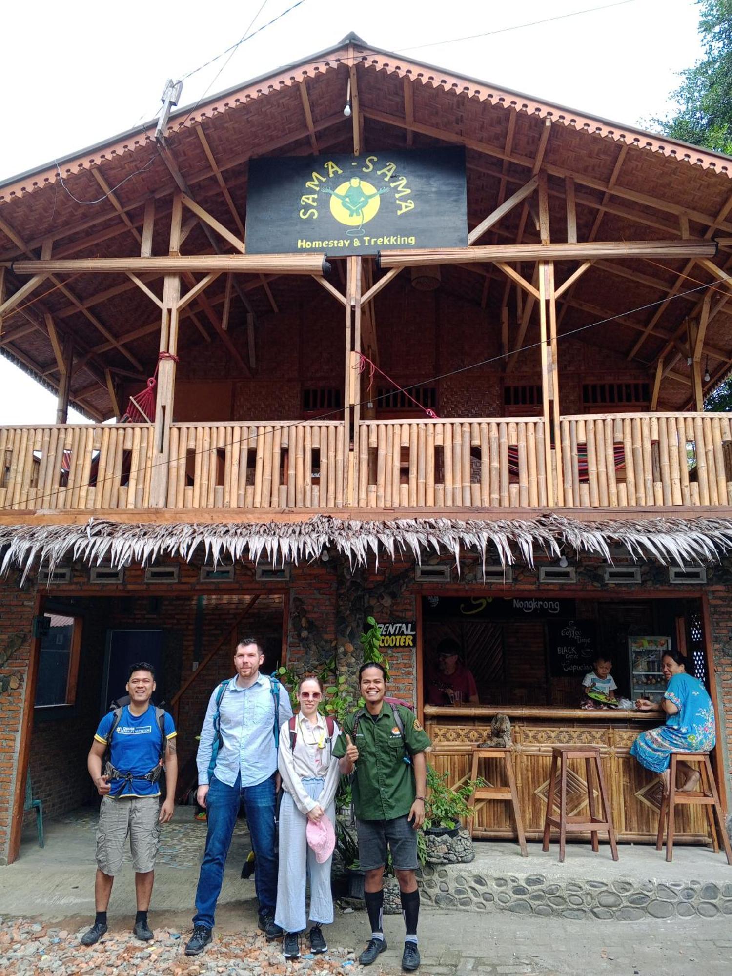 Sama Sama Homestay & Trekking Only Stay Here Book Trekking And Transport With Us Bukit Lawang Exterior photo